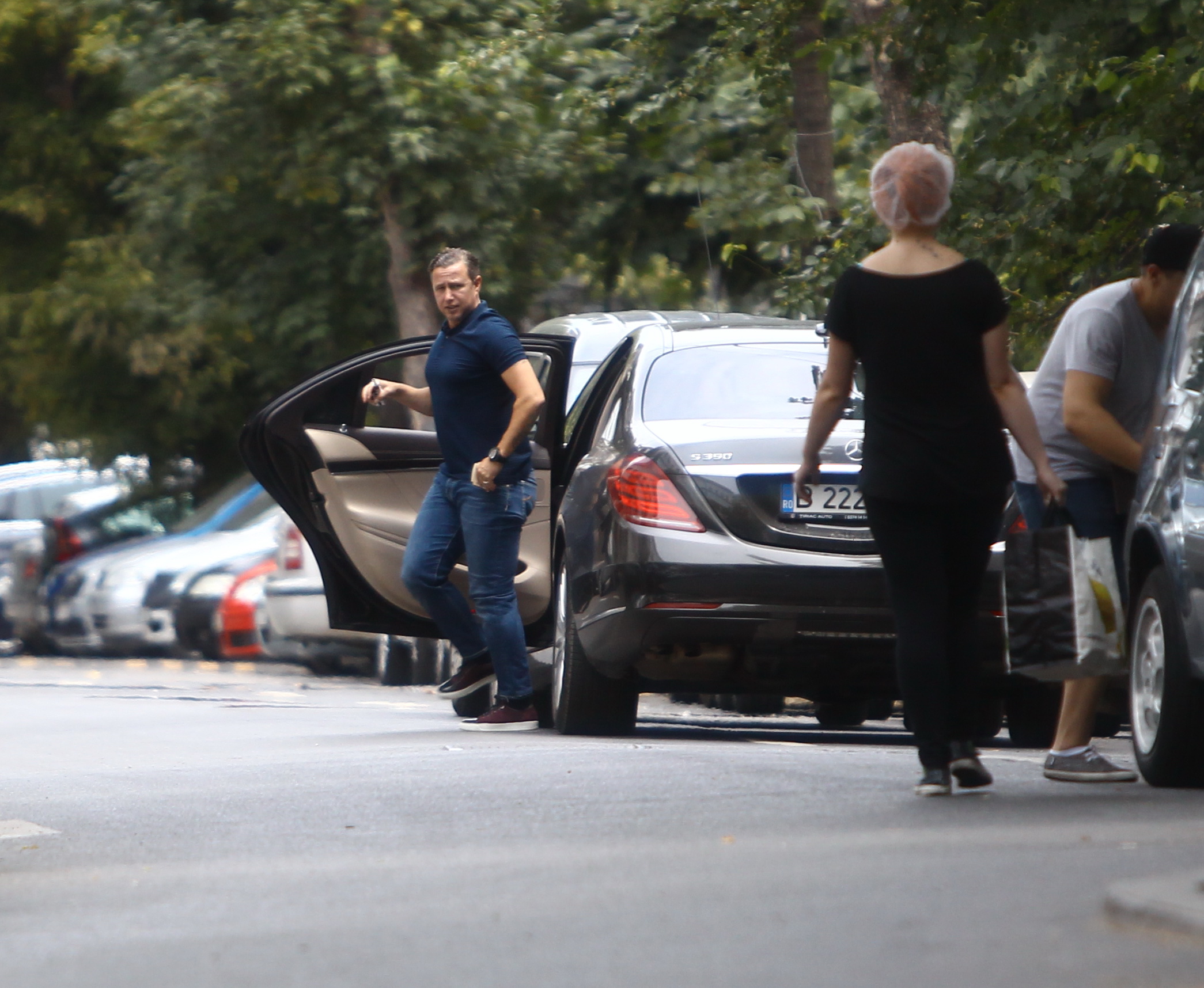 Sotul Prodancei a stat pe bancheta din spate cu geamul lasat