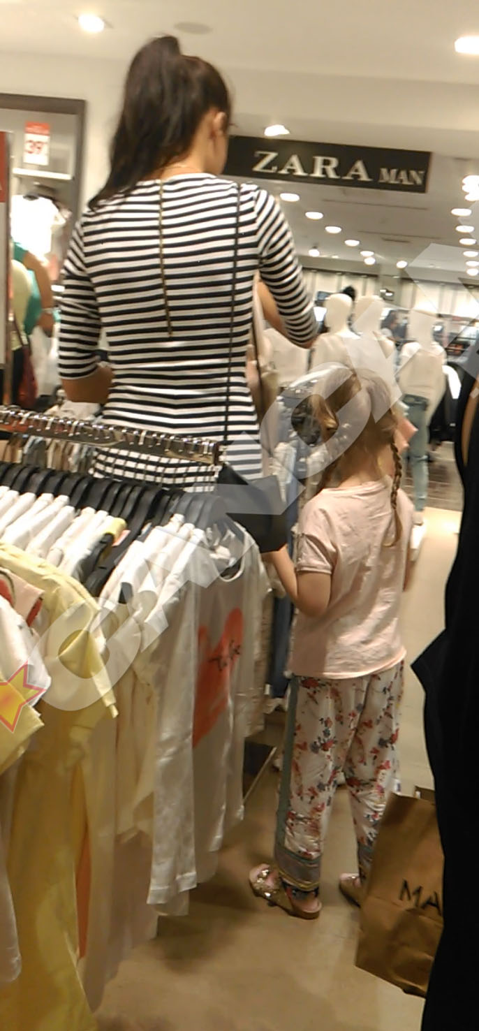 Cauta rochita perfecta pentru Ava