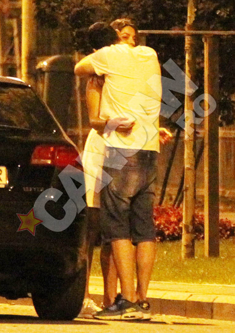 In cele din urma, Sofia ii raspunde oarecum fortat la gestul de afectiune