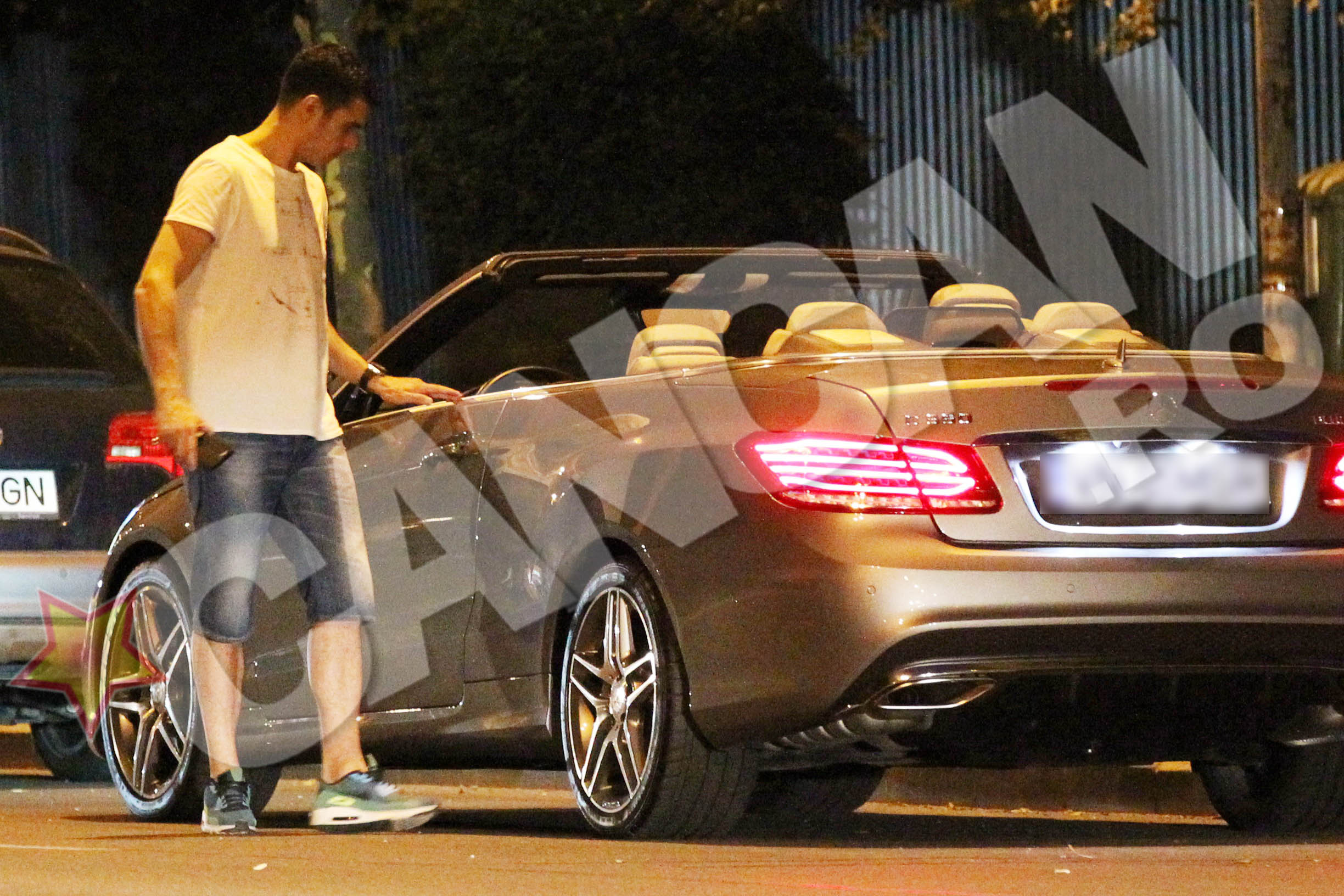 Nasul Elenei Basescu a plecat la volanul masinii sale de lux