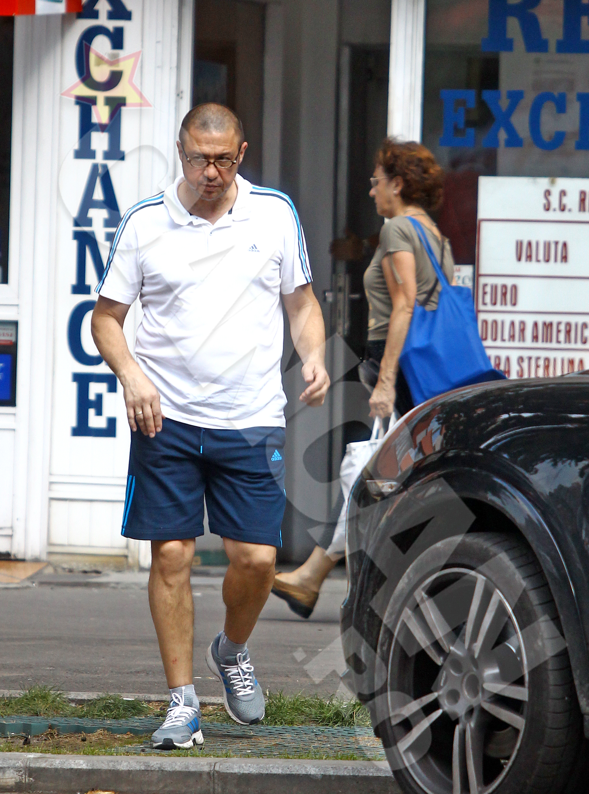 Inainte de a ajunge acasa, Obreja a mers sa schimbe bani