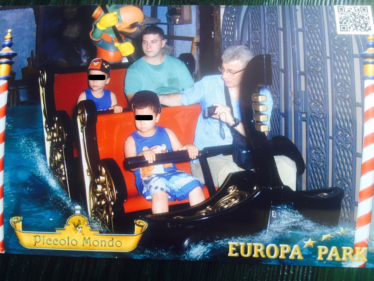 Silviu Prigoana se distreaza de minune alaturi de baietii sai