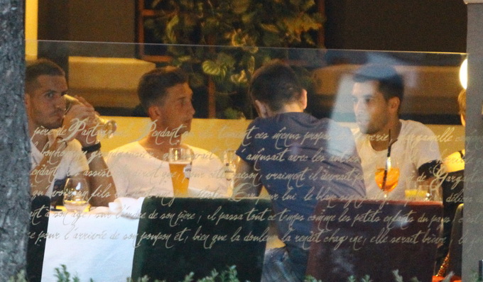 Alex Chipciu a baut cu pofta din berea sa