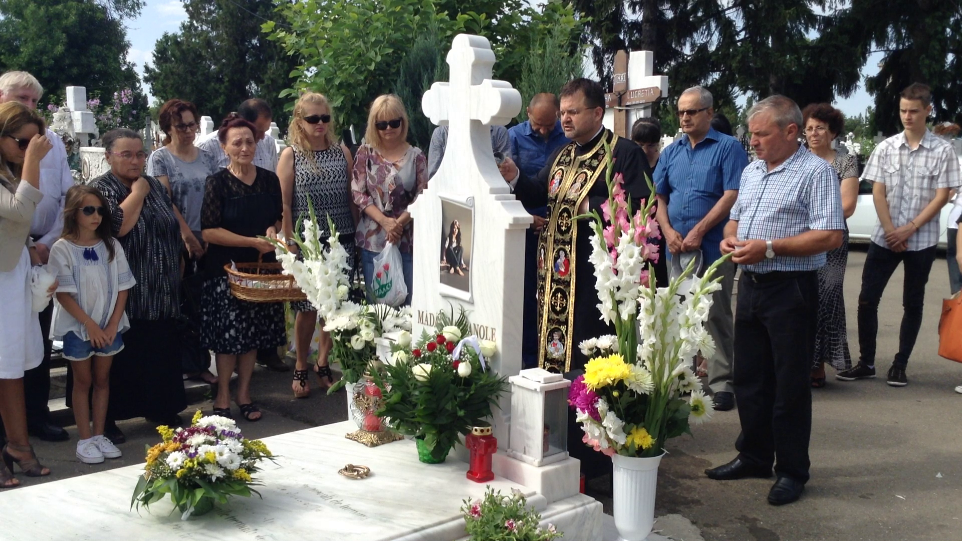 La parastasul de cinci ani nu au venit decat o mana de prieteni