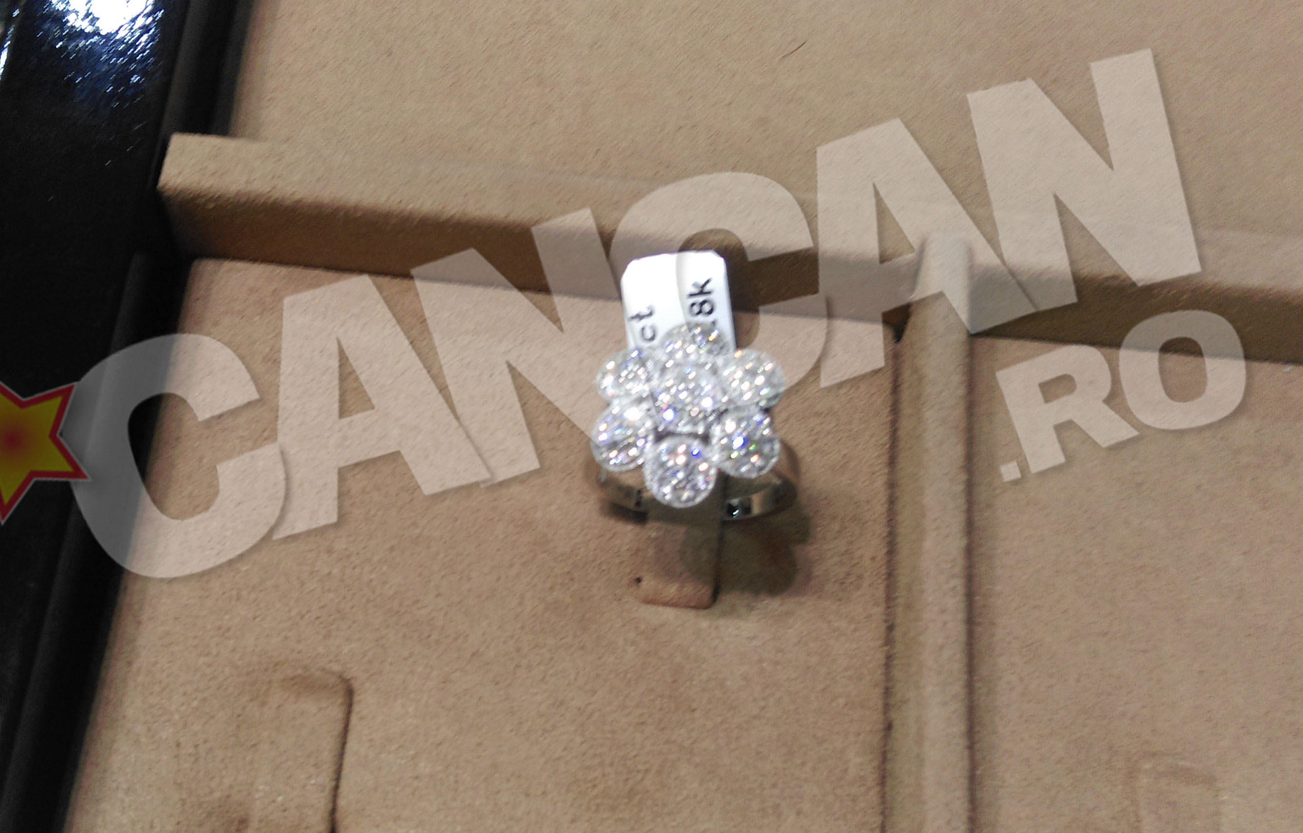 Asa arata inelul pe care cantaretul l-a cumparat