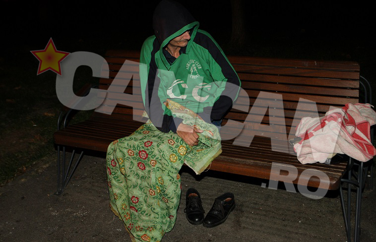 Iubitul Ioanei este foarte afectat de faptul ca tatal lui nu vrea sa ii primeasca in casa