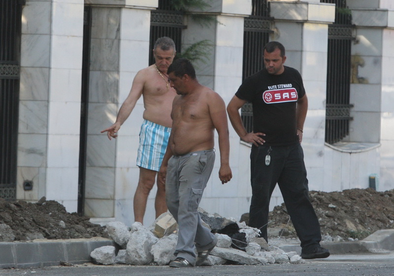 Gigi si-a inceput show-ul