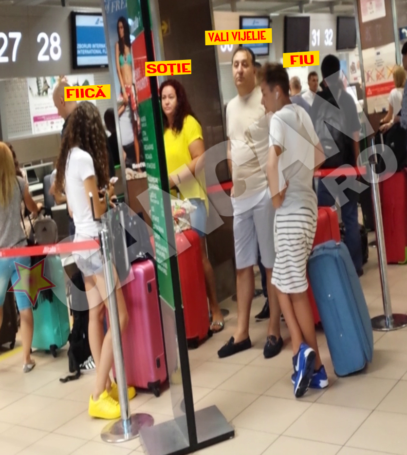 Carmen, sotia manelistului, a stat incruntata