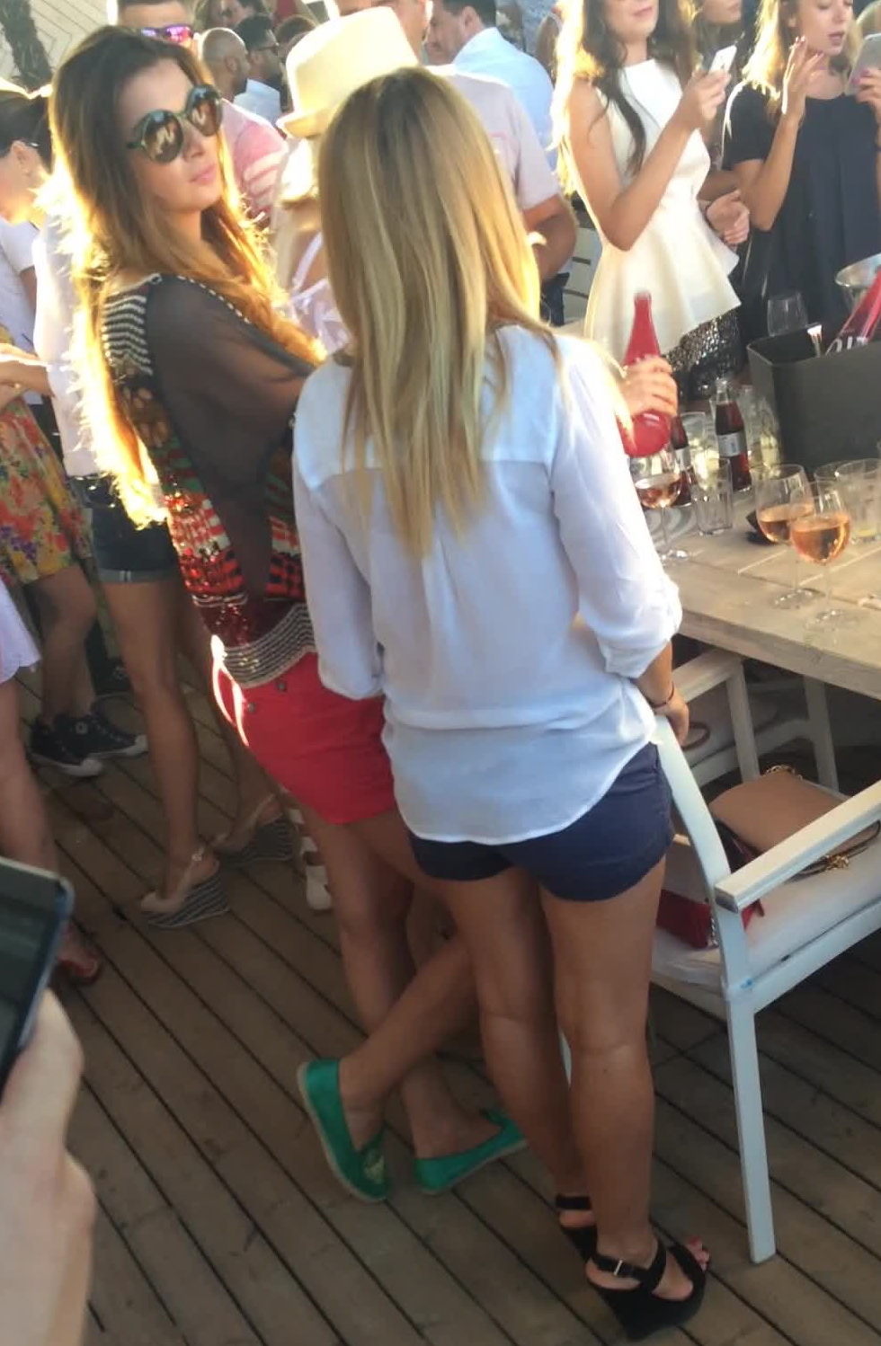 Ramona Gabor s-a distrat mai multe ore, dupa care s-a retras spre casa. Si nu ar fi plecat cu mana goala