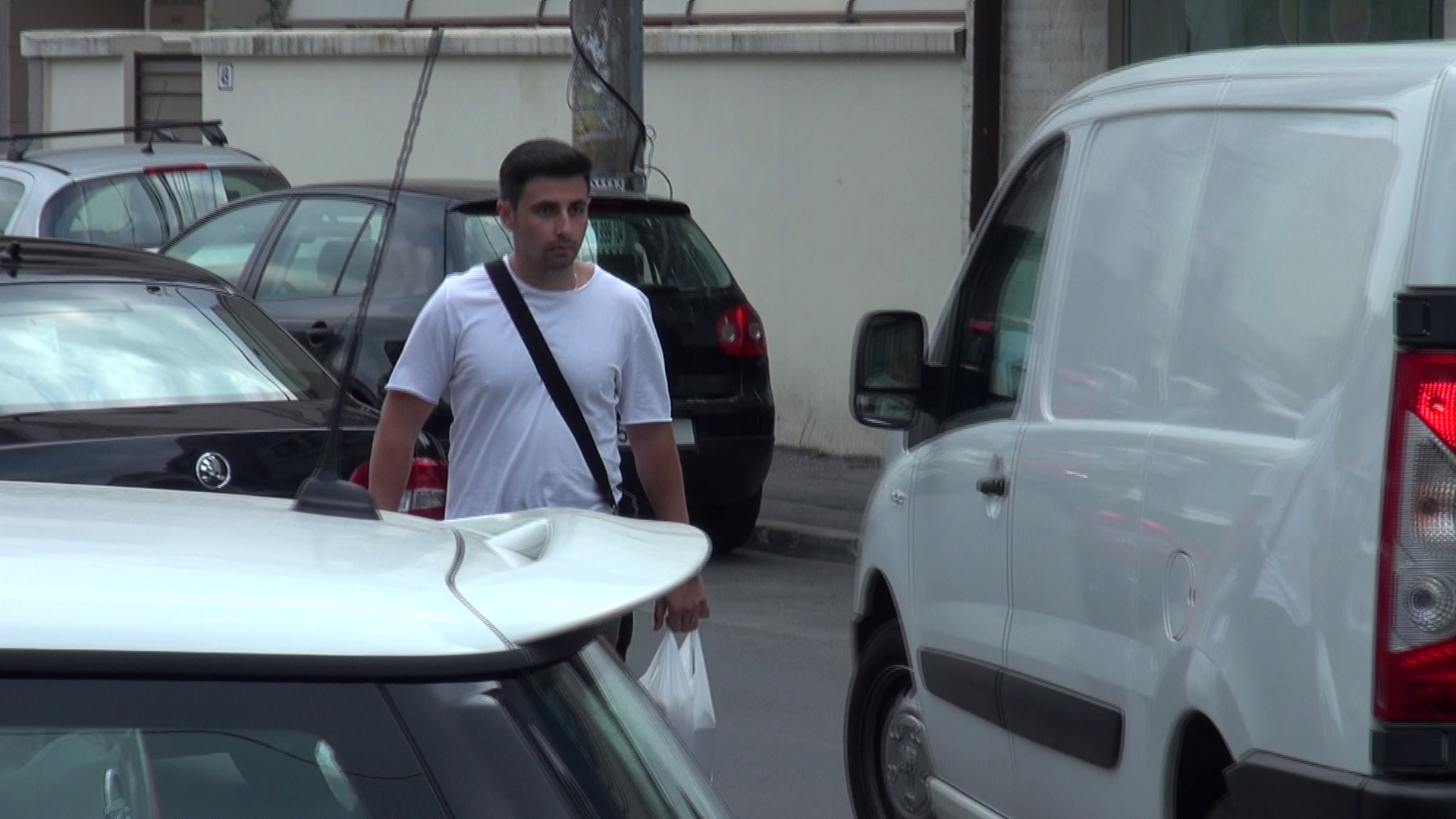 Alin Cocos spune ca nu are bani sa ii cumpere un inel Ginei Pistol