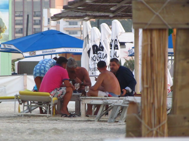 Teodorovici si-a admirat iubita...din spate