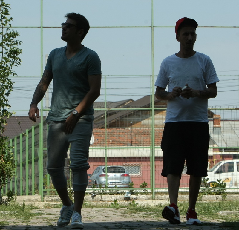 Mutu s-a intors de la vizionare cu mana la...