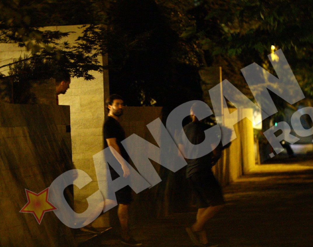 Baietii merg sa-si comande pizza