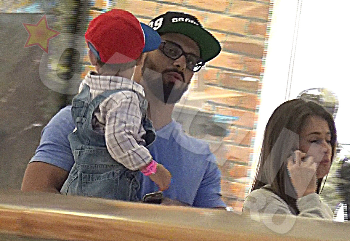 Raluka este total absenta in prezenta fiului iubitului ei