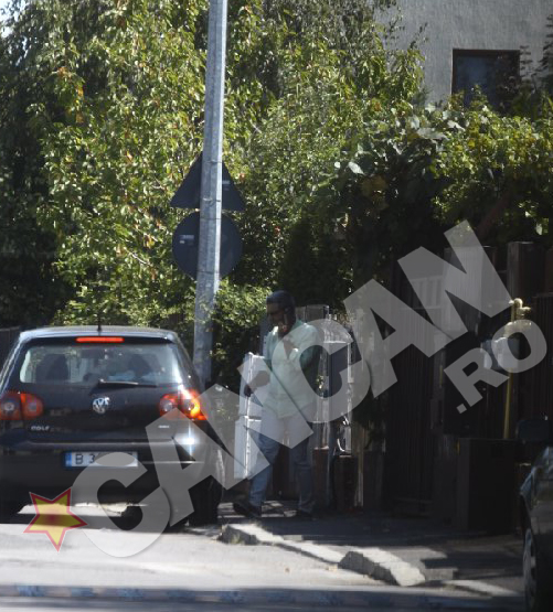 Robert Turcescu isi scoate fetele la plimbare