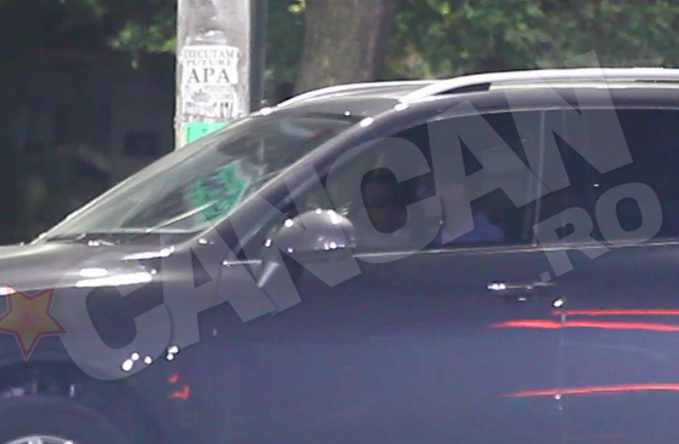 Mihnea Nastase si-a asteptat proaspata iubita in masina