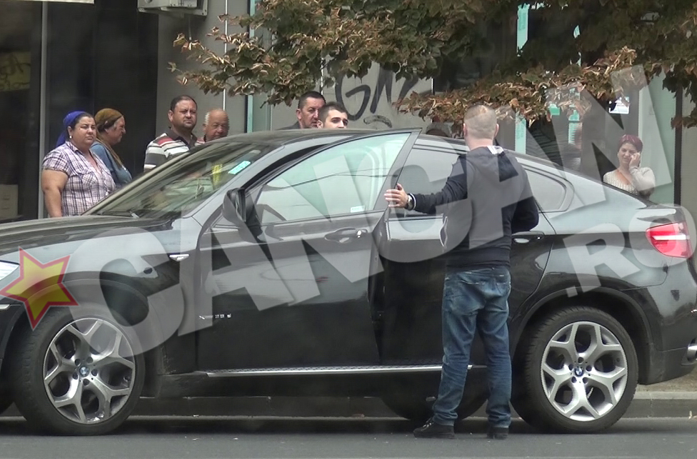 Leo i-a abandonat in strada pe ai sai