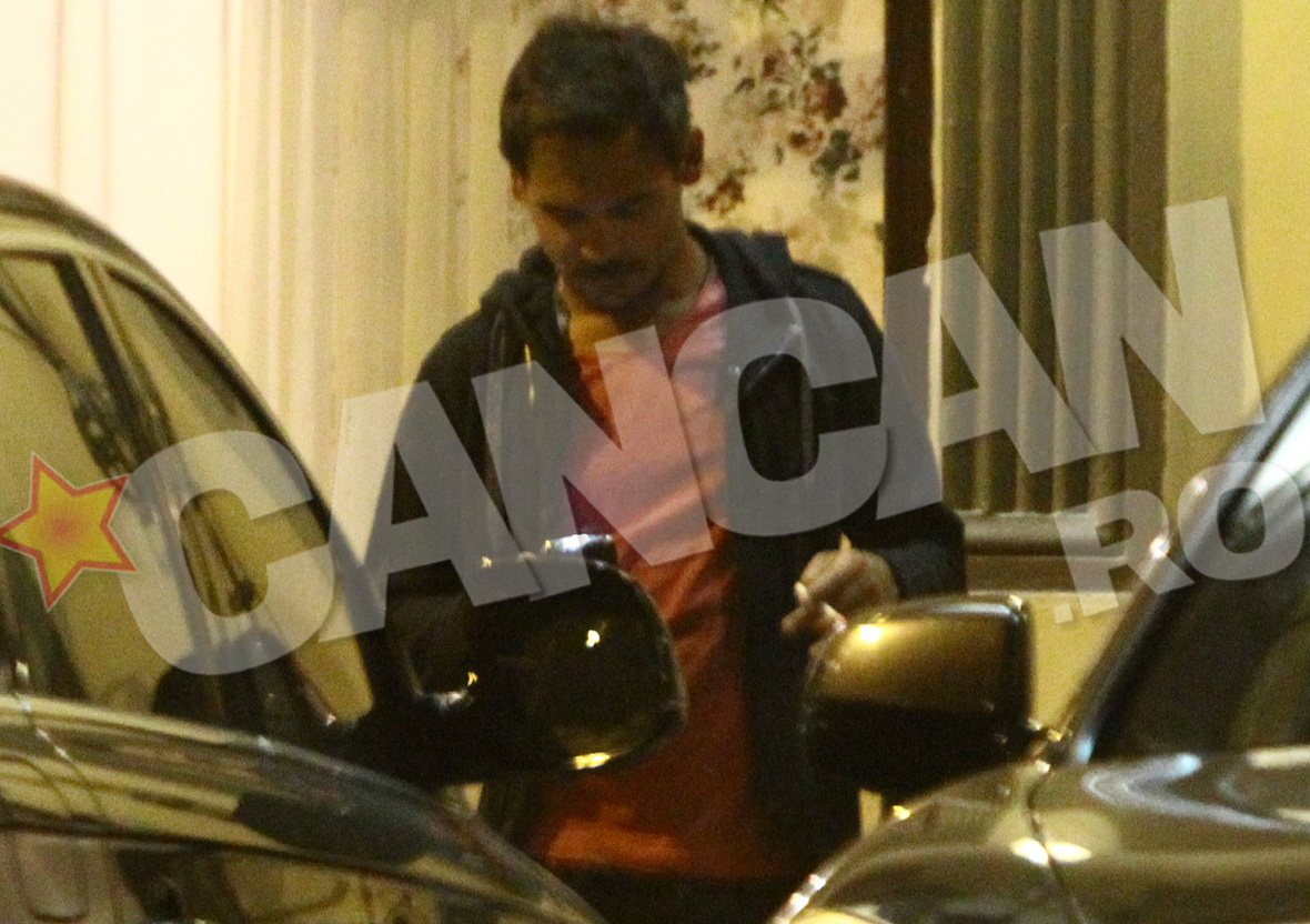 Razvan a iesit in strada ca sa vorbeasca la telefon