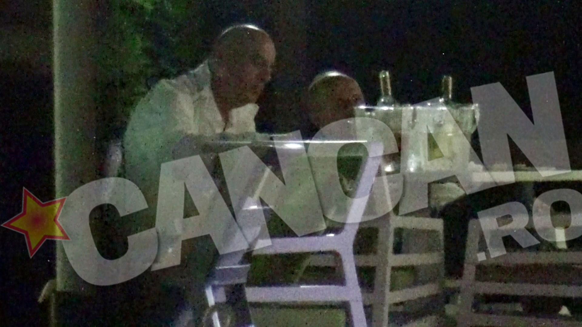 Stefan a baut o sticla de vin si urmarit meciul nationalei