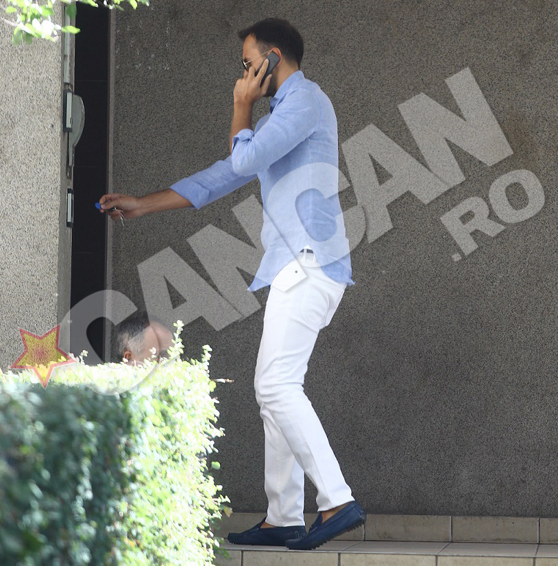 Dupa ce a parcat masina Elenei Udrea, Valentin a intrat intr-o scara de bloc