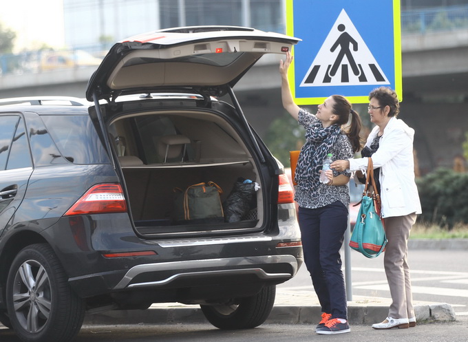 Burleanu si-a dus sotia la un centru comercial, apoi s-a indreptat spre casa