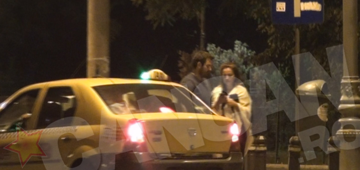 Cei doi au chemat un taxi