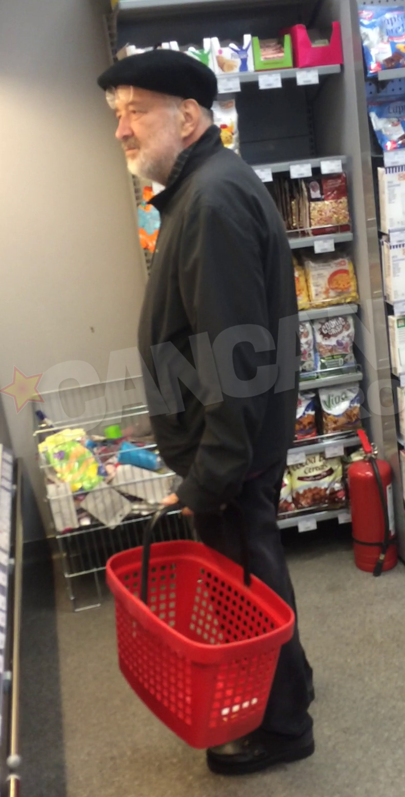 Dupa ce a scos banii, fostul sef TVR a mers direct intr-un cunoscut supermarket