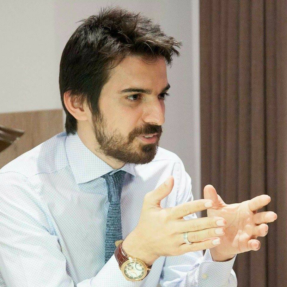 Sotul Andreei Marin a facut adevarate minuni in cabinetul sau