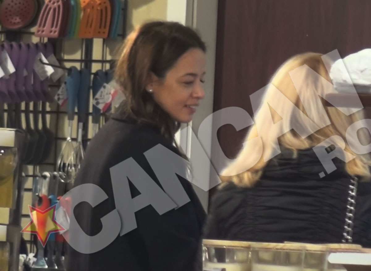 Andreea a mers la cumparaturi alaturi de o prietena