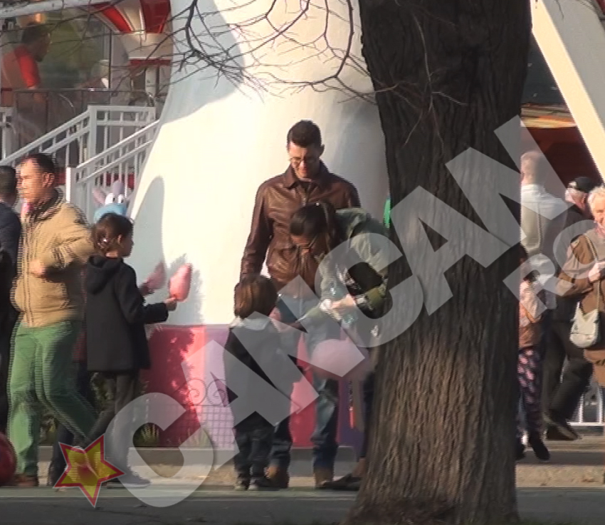 Adi si-a scos familia in parc