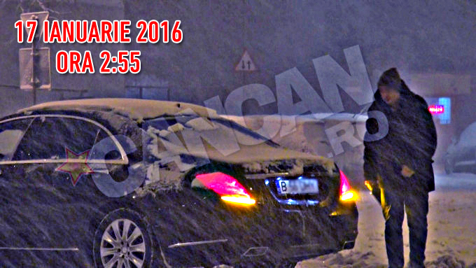 Dupa ce barbatul a fost lasat la destinatia dorita, Elena Udrea s-a indreptat spre casa, intr-un complex rezidential