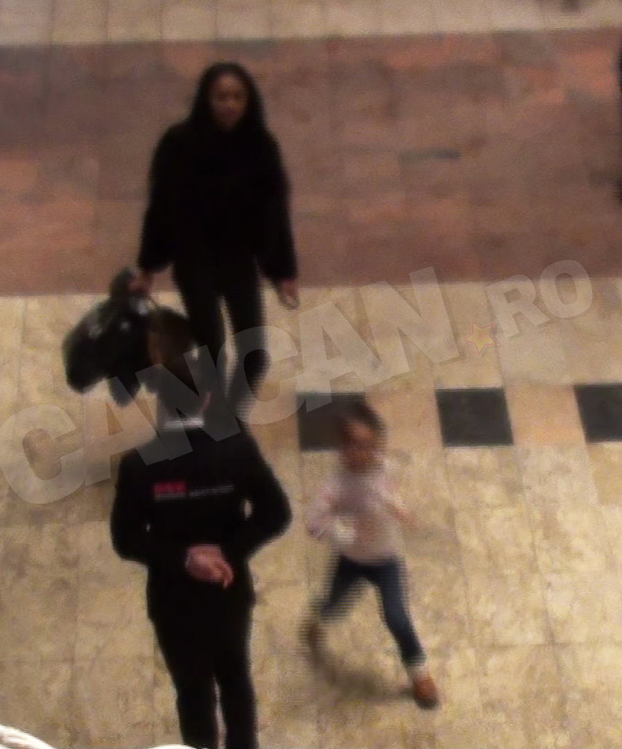 Mulatra n-a scăpat-o pe micuţă din ochi