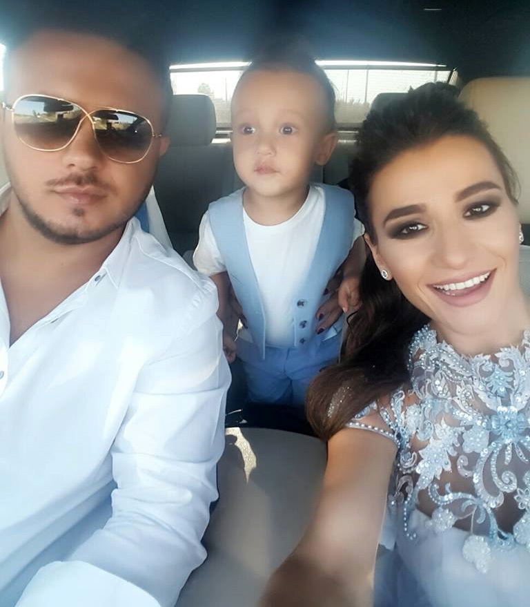 Familia Claudiei s-a mărit cu încă un băieţel!