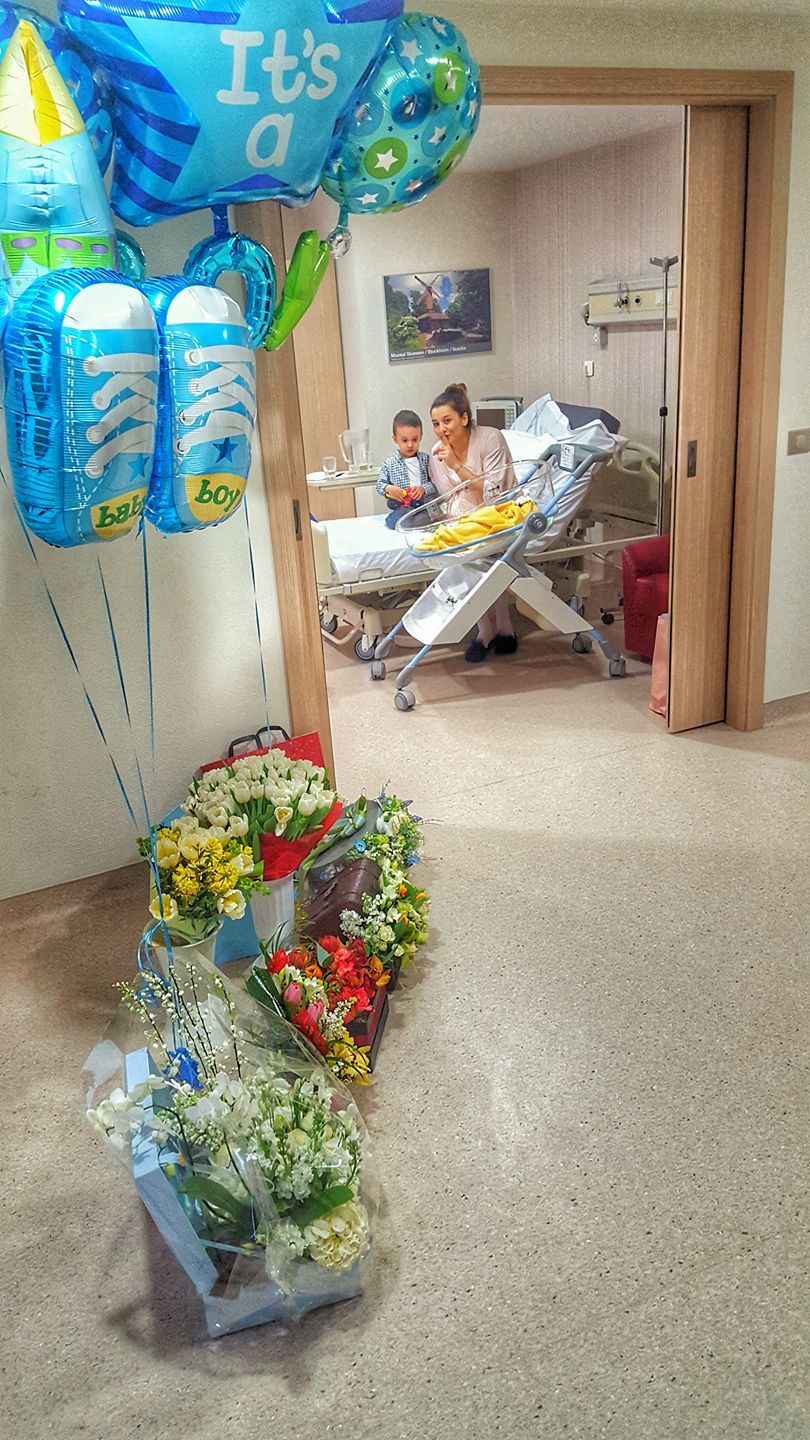 Claudia Pătrăşcanu, imagine de colecţie cu cei doi fii