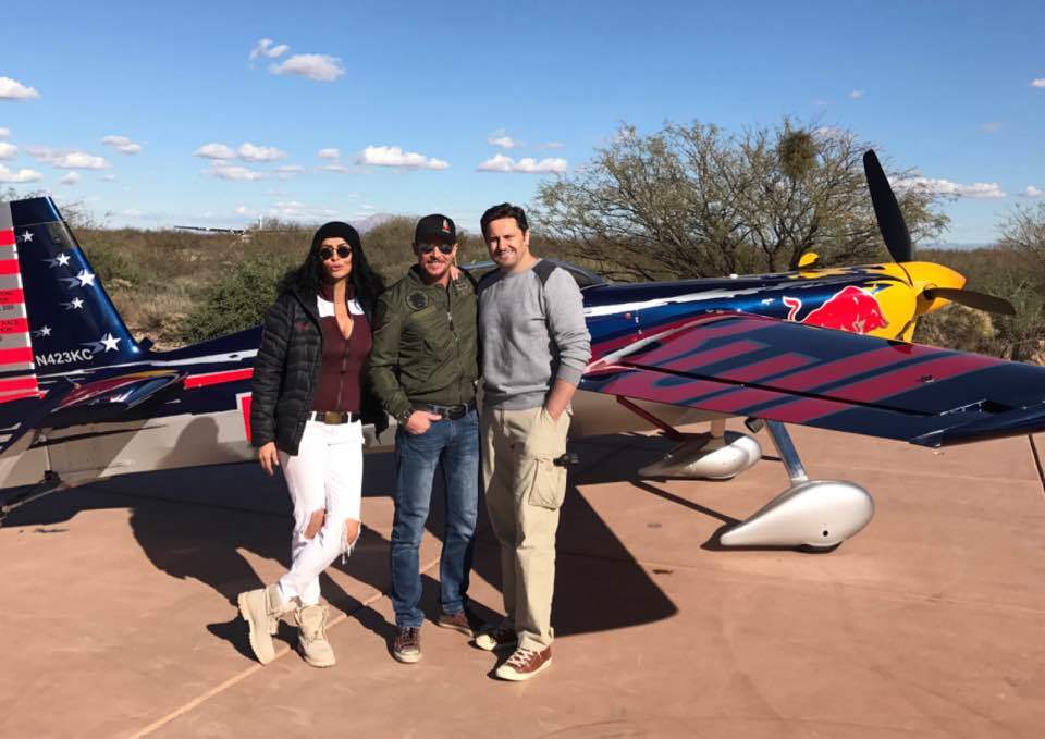 Mihaela Rădulescu, împreună cu Felix Baumgartener şi bărbatul cunoscut pe Facebook 