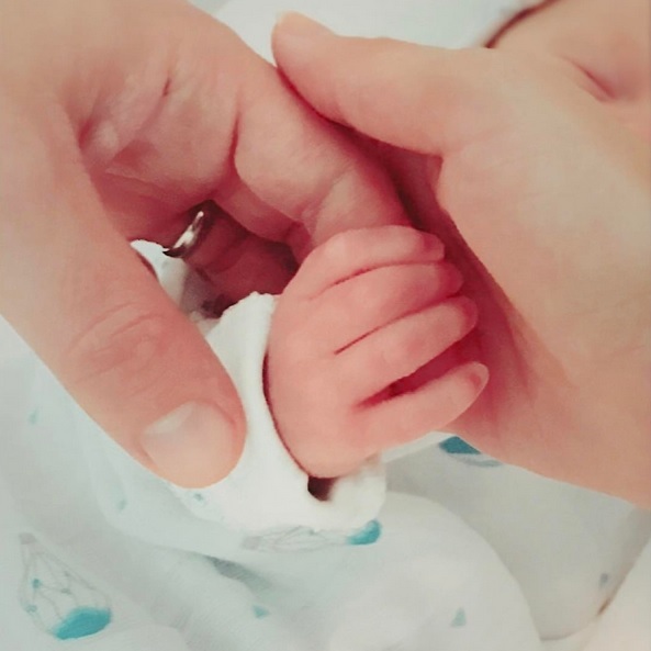 Anahi l-a adus pe lume pe micuţul Manuel în urmă cu o săptămână, dar abia acum a făcut publice mai multe imagini