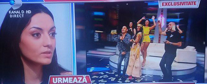 Ea este dansatoarea lui Leo.