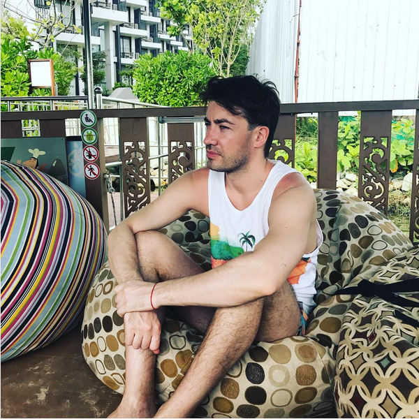 Arsenie se bucura de soare şi căldură în timp ce în Capitală ningea