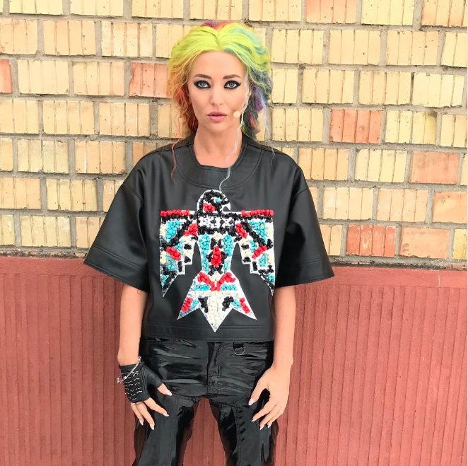 Delia şi-a vopsit părul în stil 