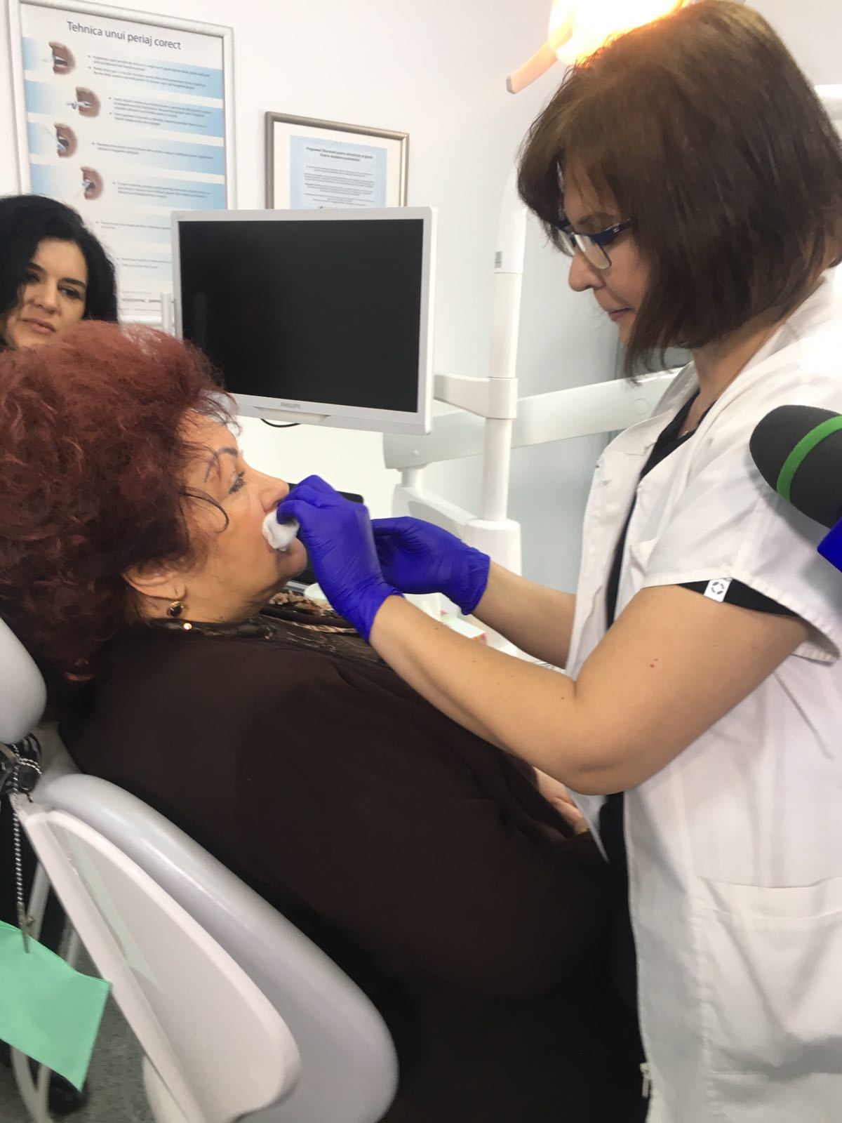 Elena Merişoreanu a apelat la medicul estetician