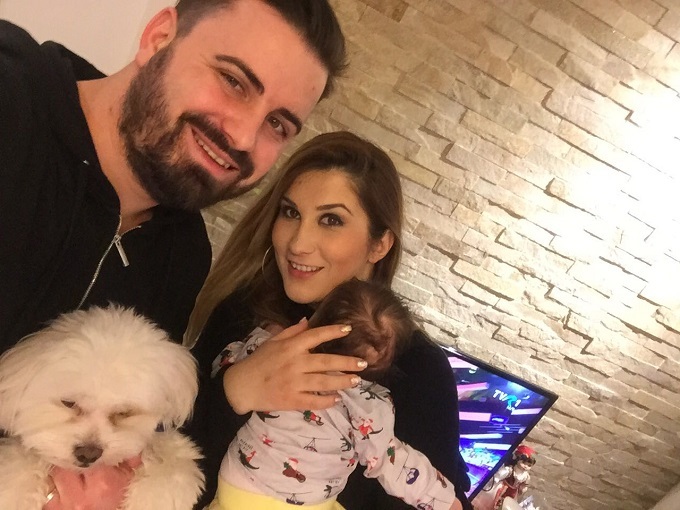 Adda are o familie fericită