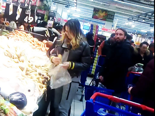 Gabi Popescu este un ajutor de nădejde în gospodărie