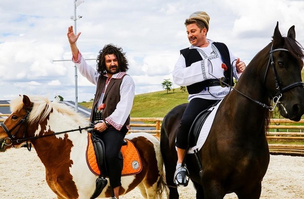 Smiley şi Pavel Bartoş