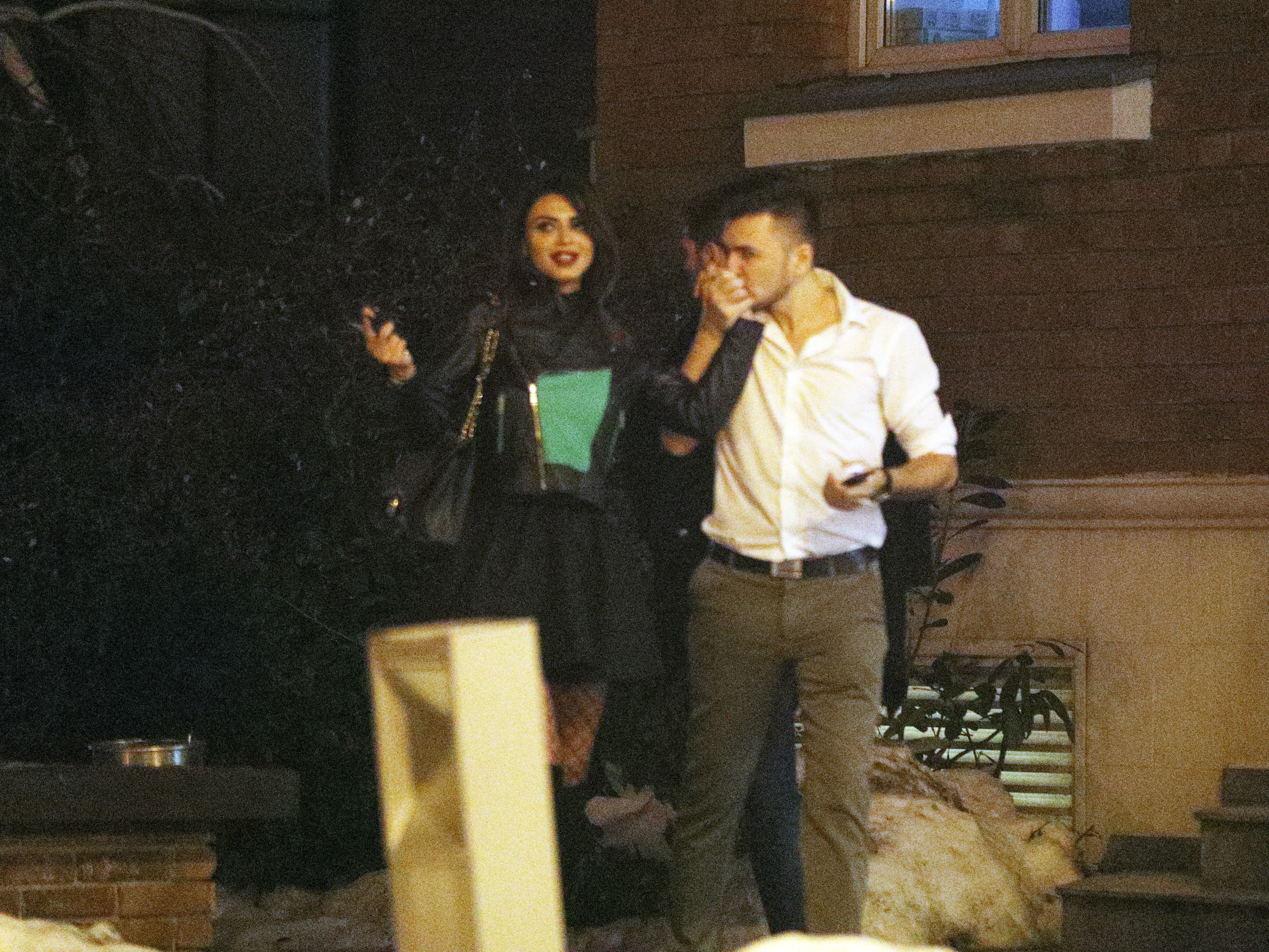 Masculul înfierbântat i-a sărutat mana Letiţiei