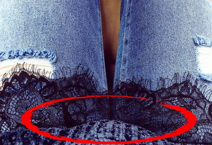 Andreea Ibacka, cu ”burta de gravidă” la vedere