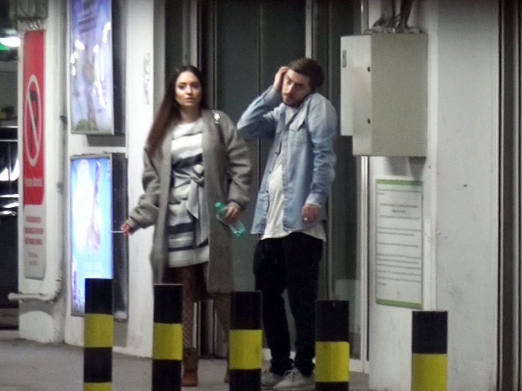 Turcu jr. a ieşit cu bruneta din imagini la o ţigară, în parcarea centrului comercial