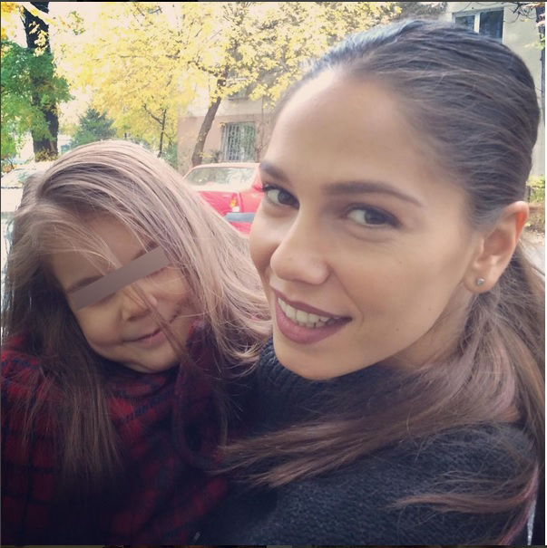 Admiratorii online au apreciat cât de mult seamănă micuţa cu tatăl ei!