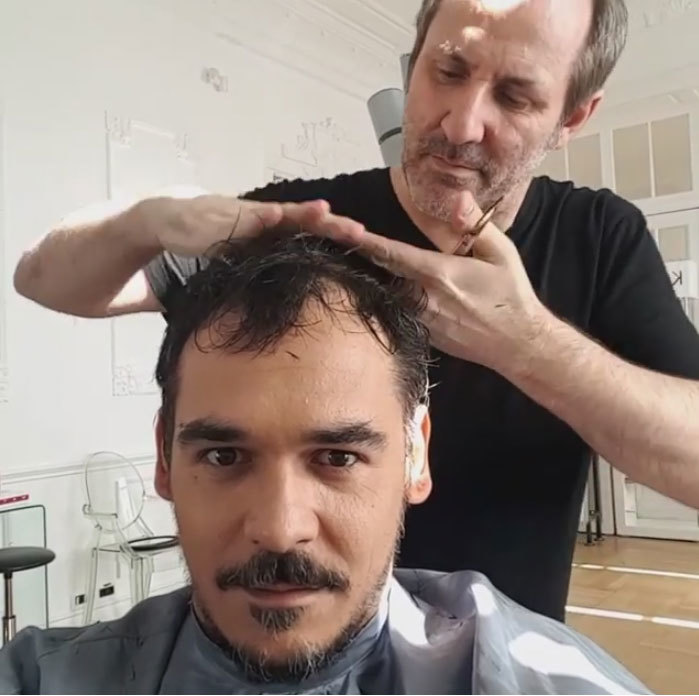 Răzvan a făcut o vizită stilistului