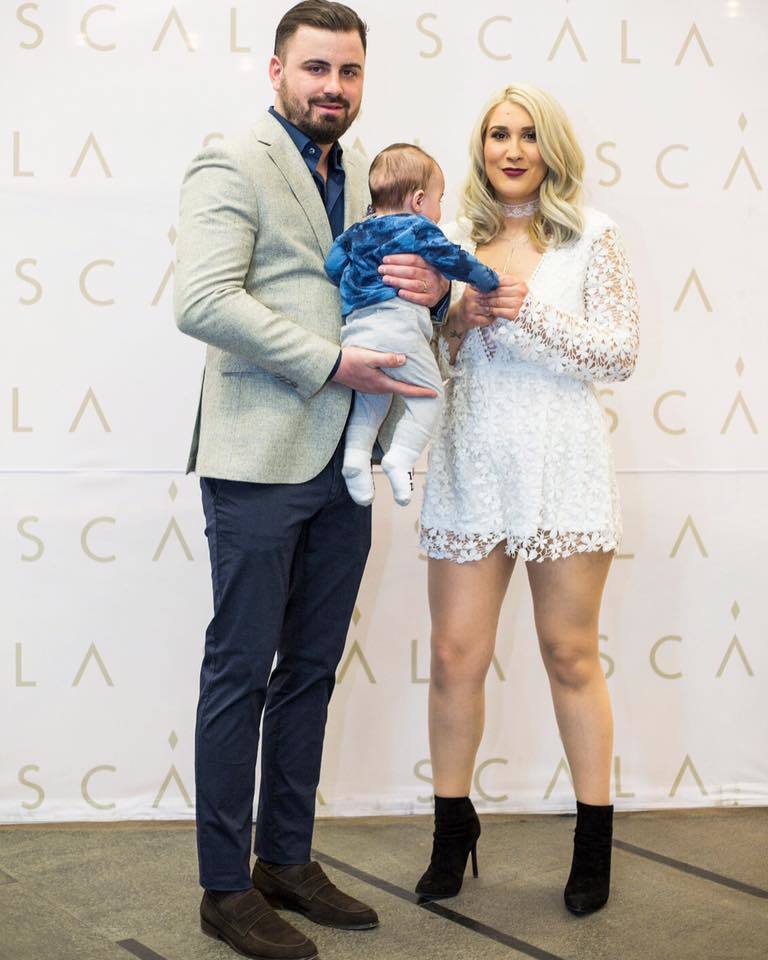 Adda şi-a botezat băieţelul.