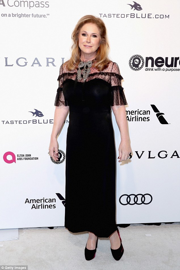 Kathy Hilton a anunţat că Jennifer Aniston va avea o fetiţă.